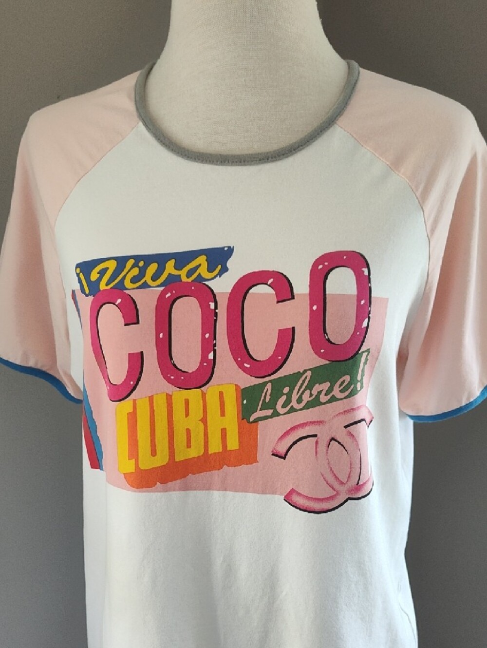 CHANEL Viva Coco Libre Cuba Graphic Short Sleeve Tee - Picture 2 of 8